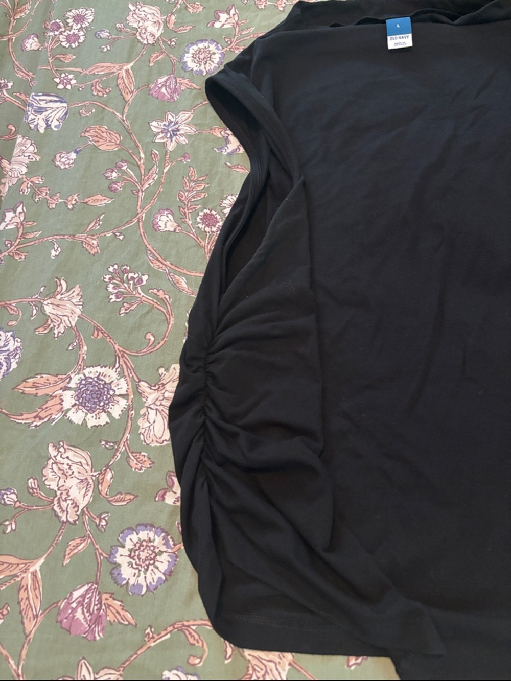 Old Navy Black Women's Sleeveless Top - Picture 3 of 3